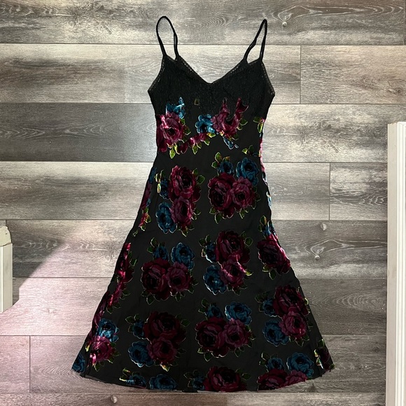 Betsey Johnson Dresses & Skirts - 🚫SOLD🚫 Vintage Betsey Johnson Floral Velvet Burnout Slip Dress